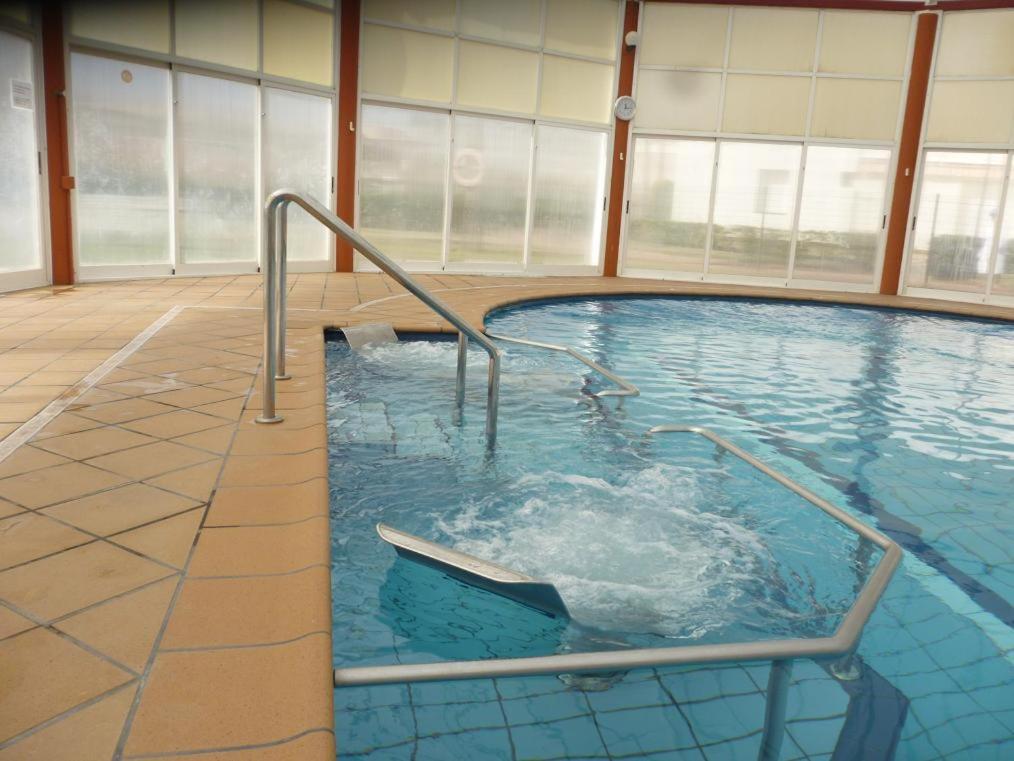 Bazén v ubytování Bahía de Vera Apartamento Mamen nebo v jeho okolí