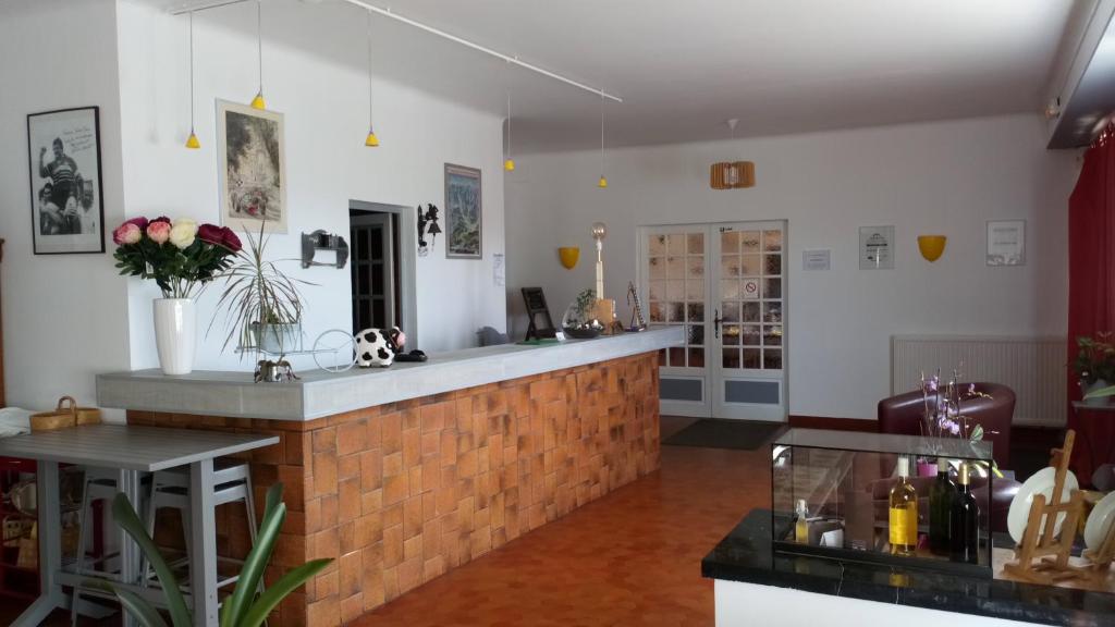 Nápoje v ubytování Auberge Béarn Bigorre