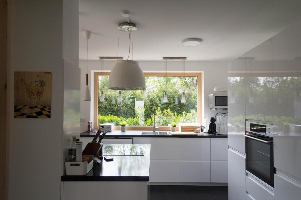Kuchyň nebo kuchyňský kout v ubytování Ferienhaus Schleiharmonie