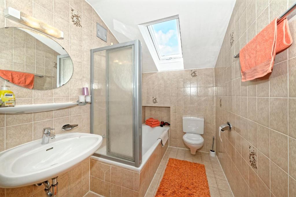 Koupelna v ubytování Gästehaus Koyerbauer Boardinghouse