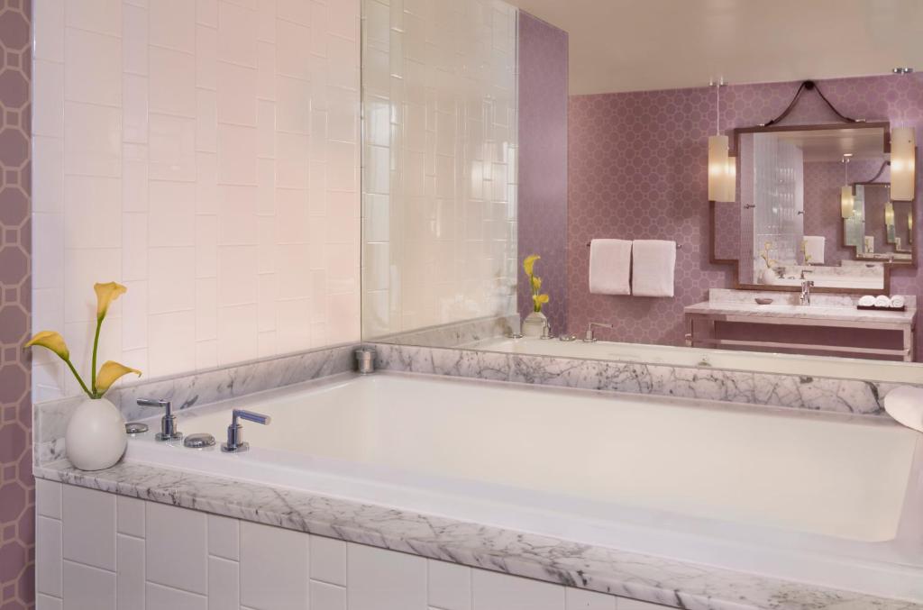 Kimpton Hotel Palomar Philadelphia, an IHG Hotel - 