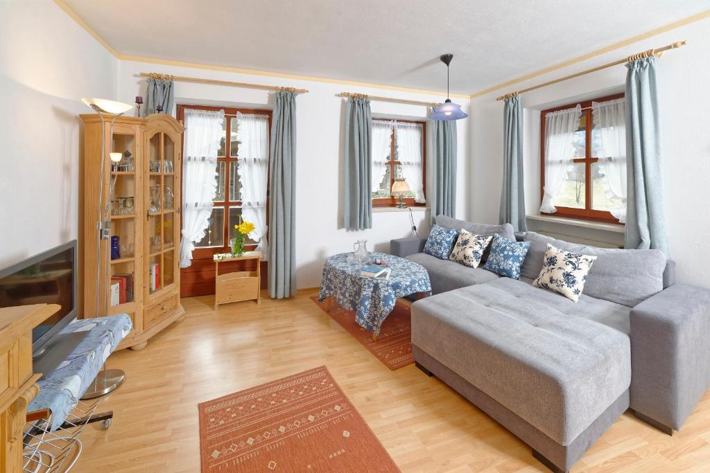 Posezení v ubytování Gästehaus Koyerbauer Boardinghouse