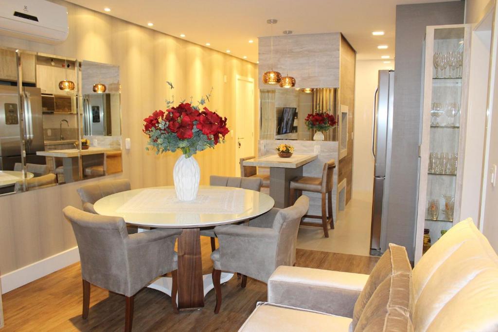 LOFT GRAMADO 206: SUÍTE + DEMI-SUÍTE JUNTO À RUA COBERTA!  LOFT GRAMADO 206: SUÍTE + DEMI-SUÍTE JUNTO À RUA COBERTA!