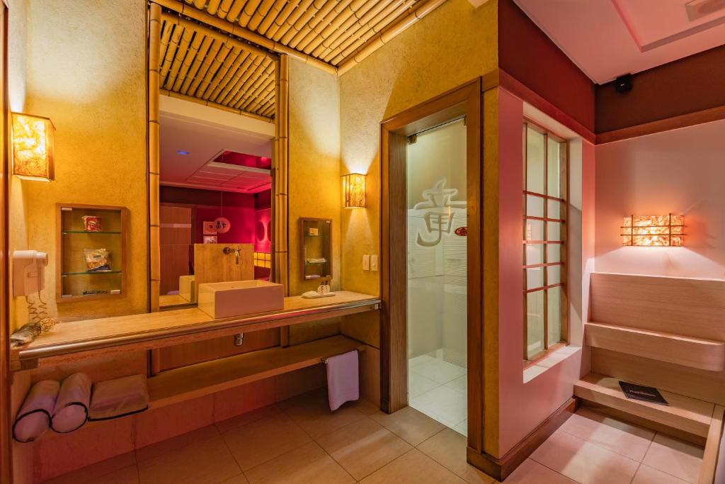  Dragon Motel (Adult Only)
