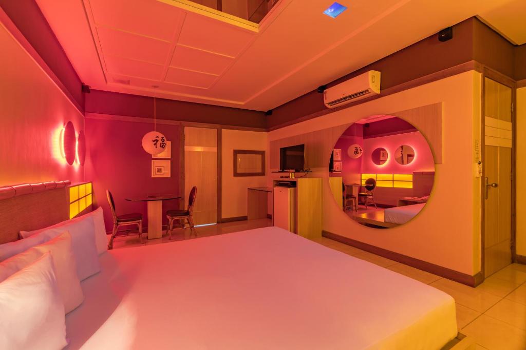  Dragon Motel (Adult Only)