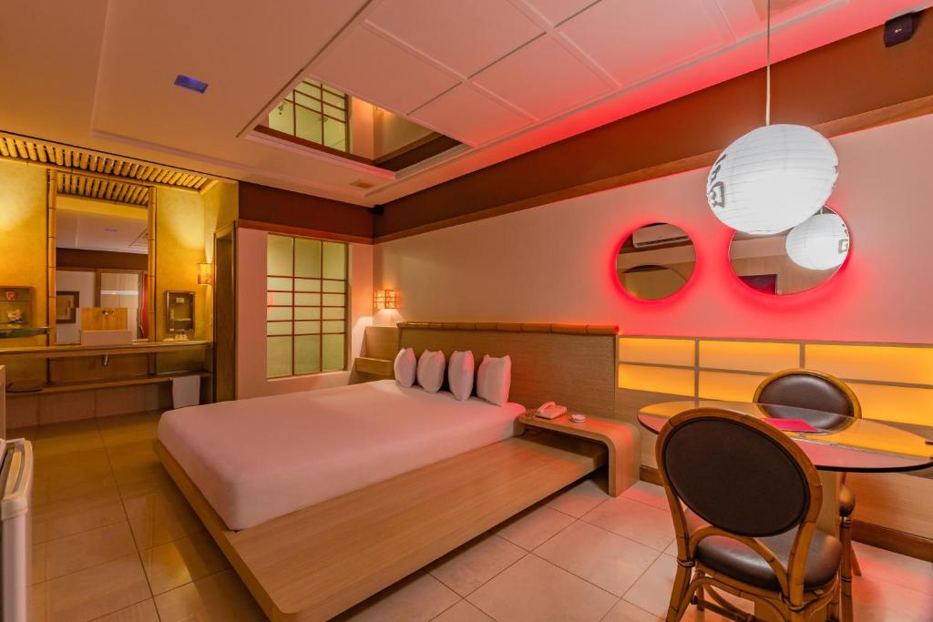  Dragon Motel (Adult Only)