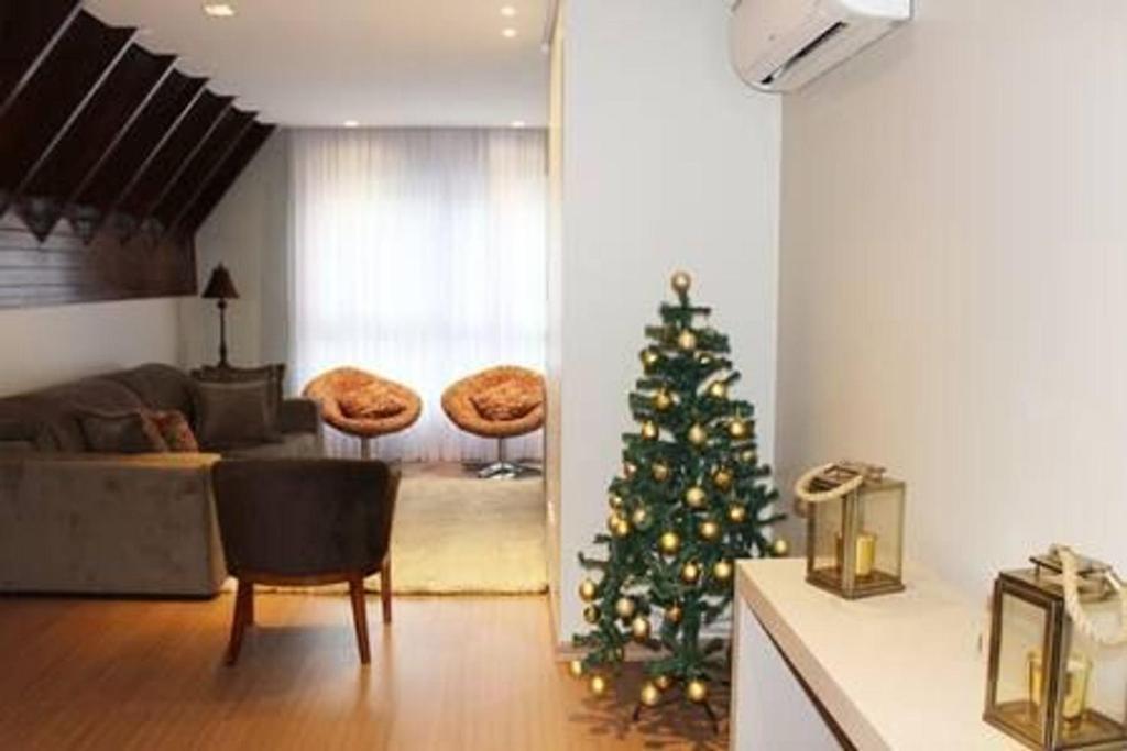 ALTOS 501 A - COBERTURA 5 DORMITÓRIOS JUNTO À ALDEIA DO PAPAI NOEL!  ALTOS 501 A - COBERTURA 5 DORMITÓRIOS JUNTO À ALDEIA DO PAPAI NOEL!