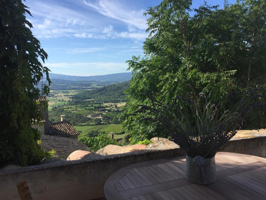 Suitetrails - Chez Marius Gordes Vue panoramique sur luberon