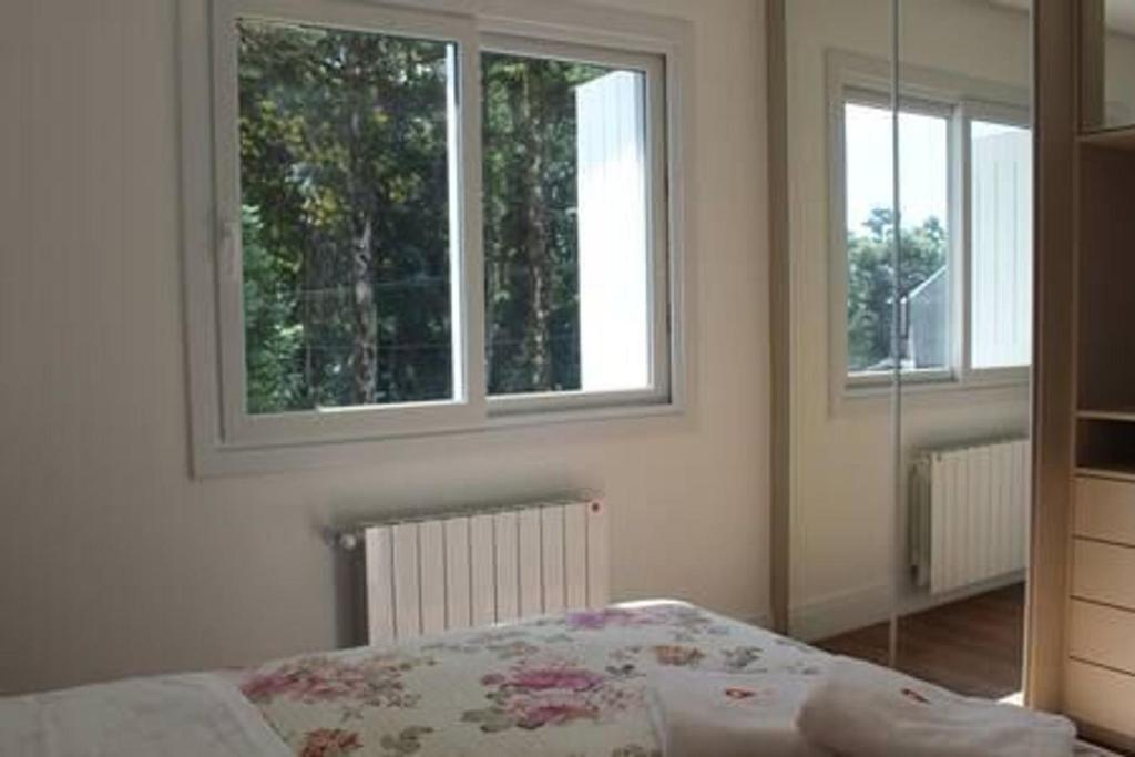 ALTOS 201A - 3 DORM. JUNTO À ALDEIA DO PAPAI NOEL!  ALTOS 201A - 3 DORM. JUNTO À ALDEIA DO PAPAI NOEL!