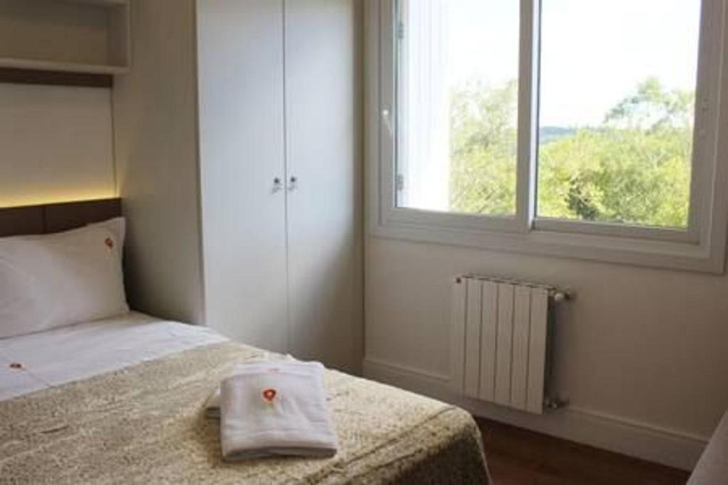 ALTOS 201A - 3 DORM. JUNTO À ALDEIA DO PAPAI NOEL!  ALTOS 201A - 3 DORM. JUNTO À ALDEIA DO PAPAI NOEL!