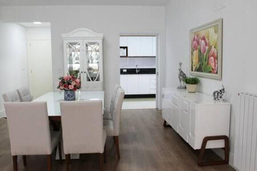 ALTOS 201A - 3 DORM. JUNTO À ALDEIA DO PAPAI NOEL!  ALTOS 201A - 3 DORM. JUNTO À ALDEIA DO PAPAI NOEL!