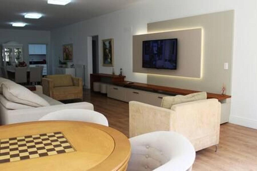 ALTOS 201A - 3 DORM. JUNTO À ALDEIA DO PAPAI NOEL!  ALTOS 201A - 3 DORM. JUNTO À ALDEIA DO PAPAI NOEL!