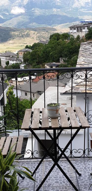 Silver Hill Guesthouse - Image 3