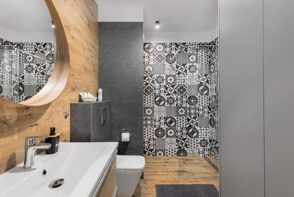 PREMIUM Apartments New Town Private Parking Included - Deluxe Studio