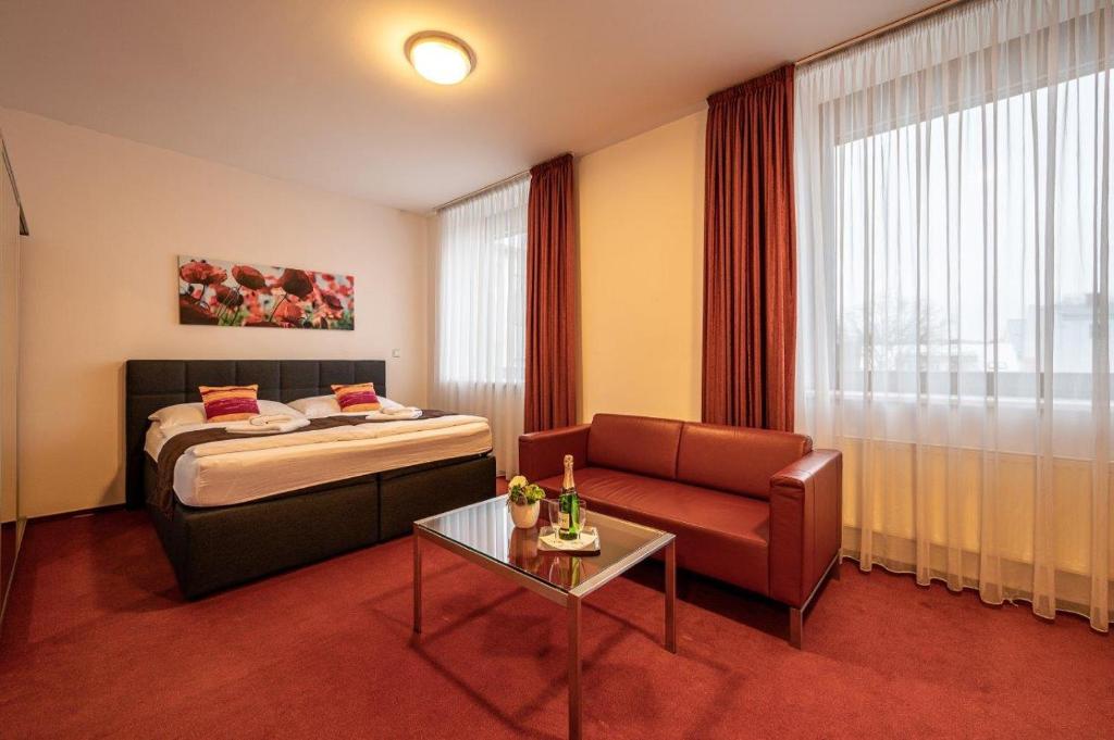 Ruby Blue - Resim 19