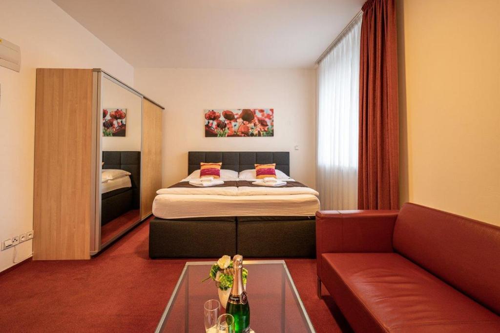 Ruby Blue - Resim 20