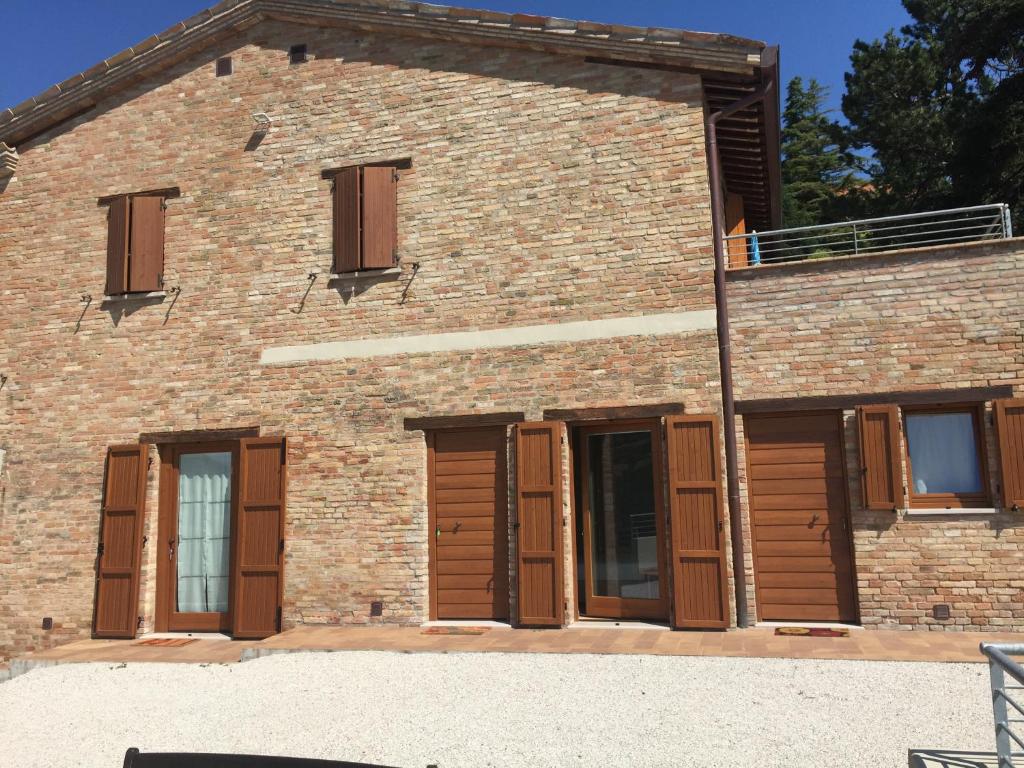 Green B&B Urbino Cá del vento - King Room With Roll-In Shower - Disability Access