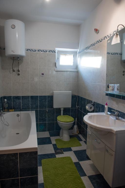 Kúpeľňa v ubytovaní Dubis House
