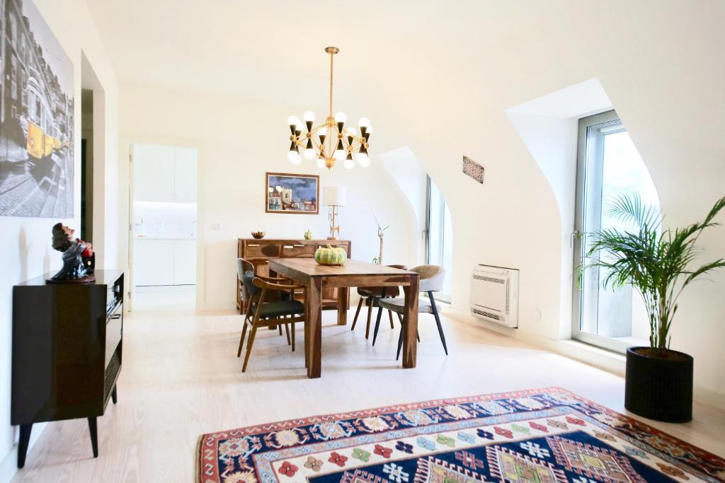 Luxury Apartment by MyPlaceForYou, very quiet, close to Time Out Market Lisbon - 13