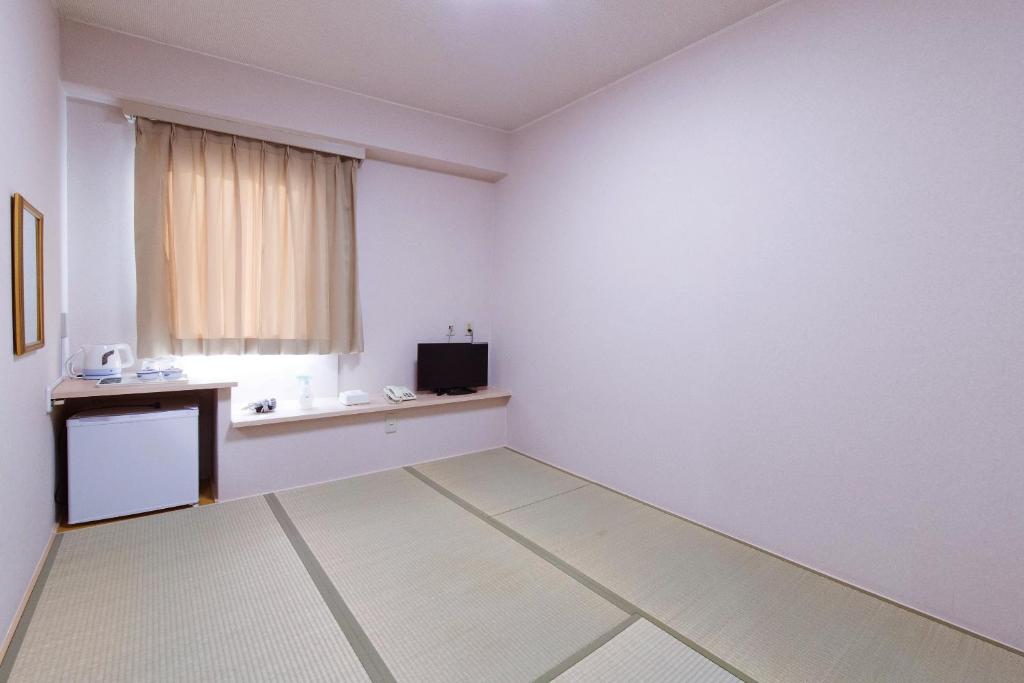 Tabist Sasebo Palace Hotel - Japanese-Style Room For 1 Adult - Non Smoking