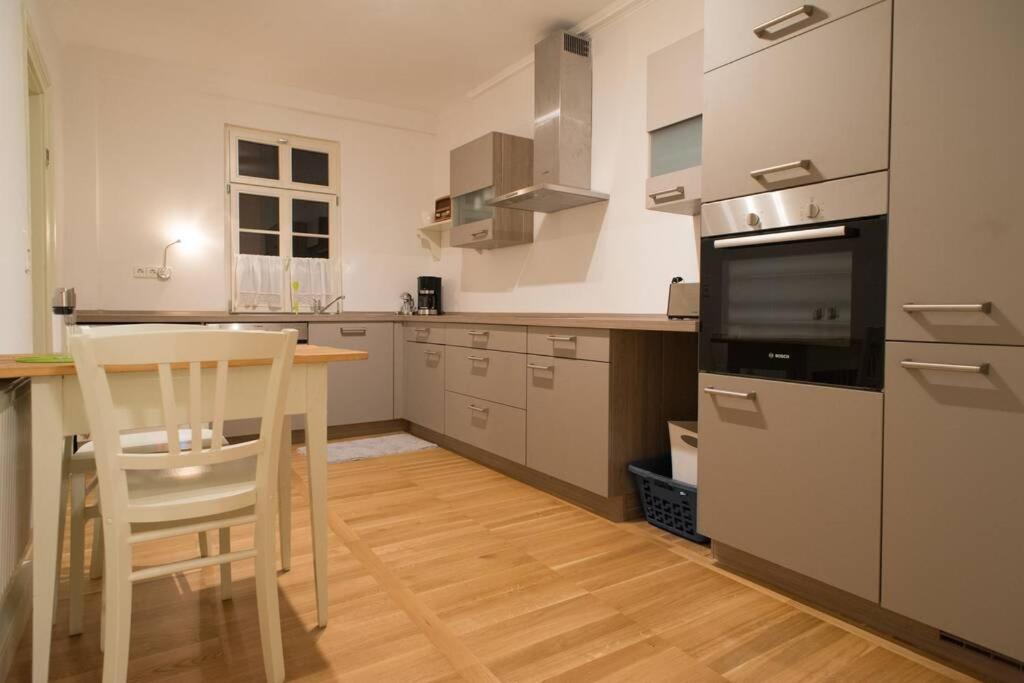 Wohnung im Herzen von Ludwigsburg - Two-Bedroom Apartment