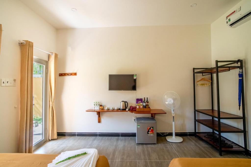 Vida Loca Sunset Beach Resort - 13