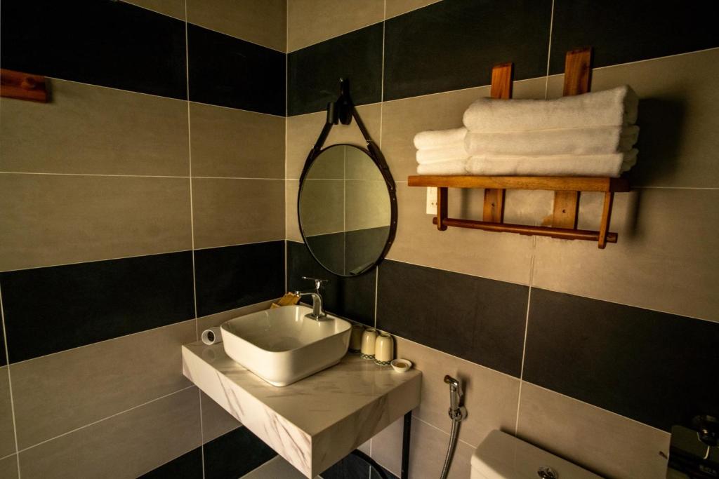 Vida Loca Sunset Beach Resort - 14