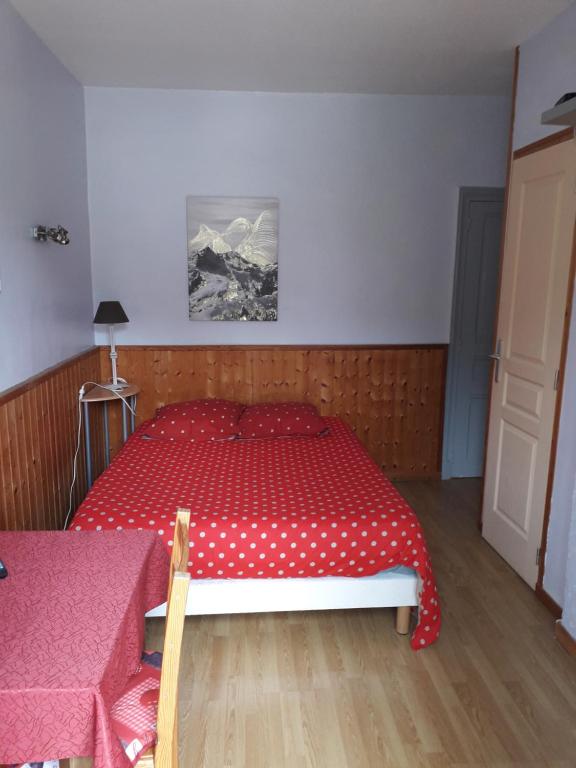Postel nebo postele na pokoji v ubytování Pension Saint Antoine
