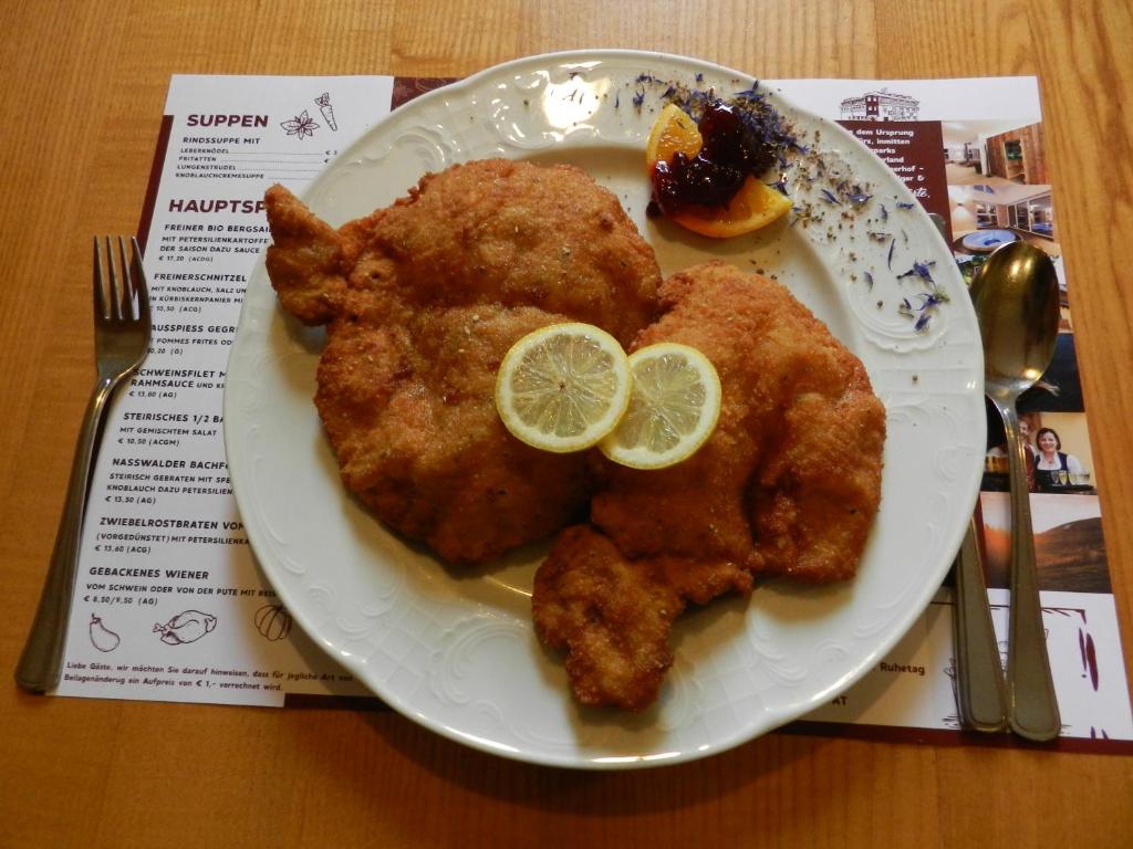Jídlo v hotelu nebo okolí
