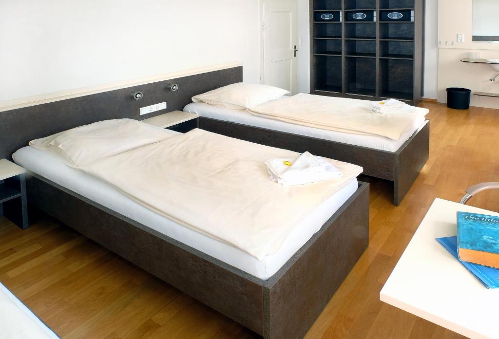 Jugendhaus St. Norbert - Habitación Doble Con Baño Compartido