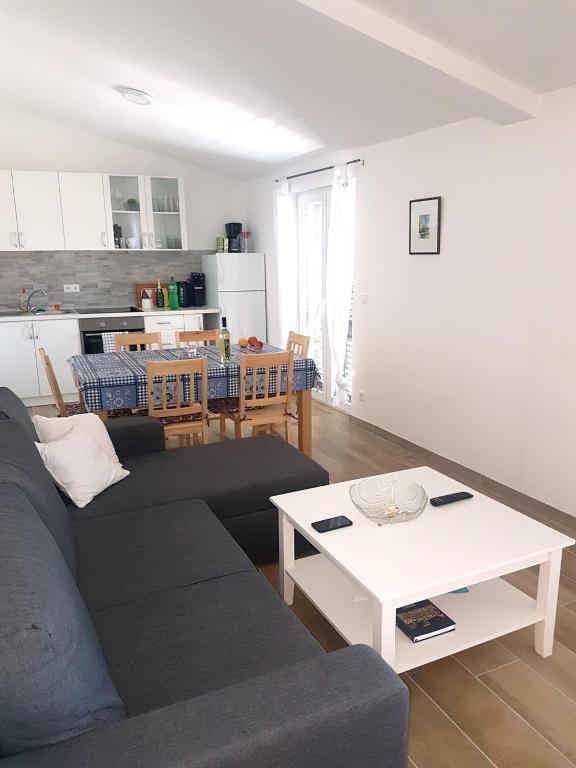 Kuchyň nebo kuchyňský kout v ubytování Villa Niva