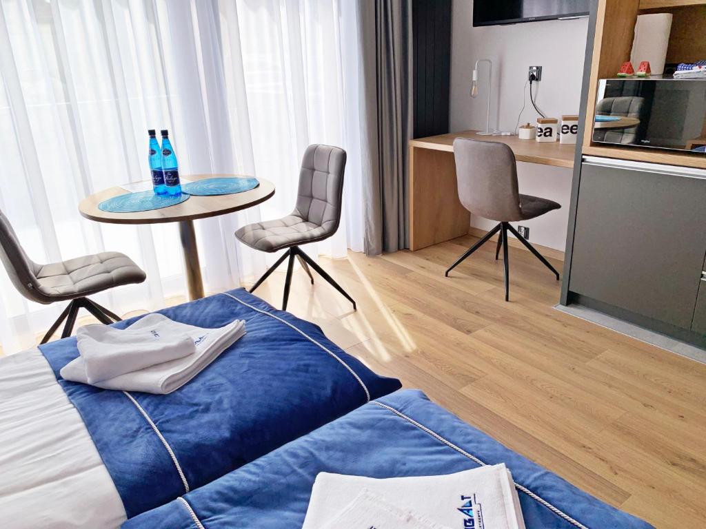 Cobalt Apartments - 