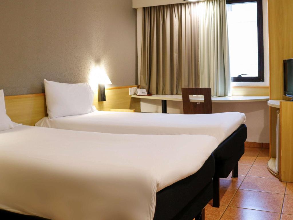  ibis Santos Gonzaga Praia