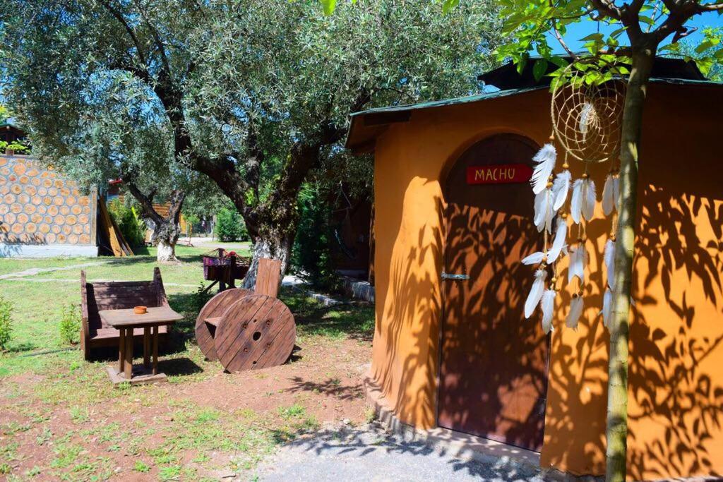 Zahrada ubytování Nisi Glamping