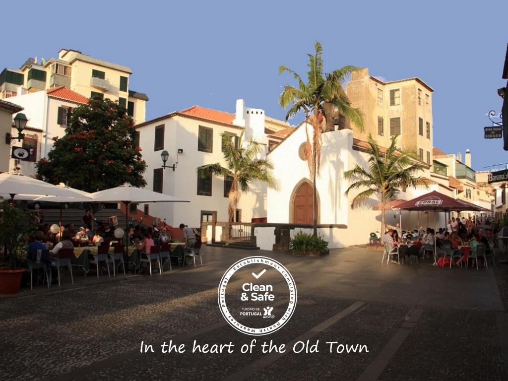 a restaurant in the heart of the old town at Guest house Santa Maria in Funchal