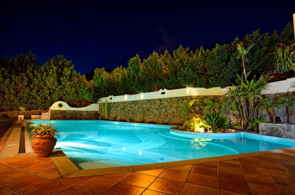 Bazén v ubytování Pietra Pomice Hotel nebo v jeho okolí