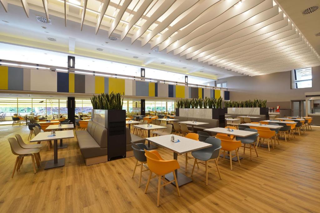 Restaurace v ubytování Danubius Hotel Marina