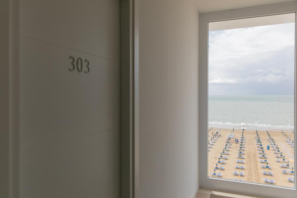 Nespecifikovaný výhled na moře nebo výhled na moře při pohledu z hotelu