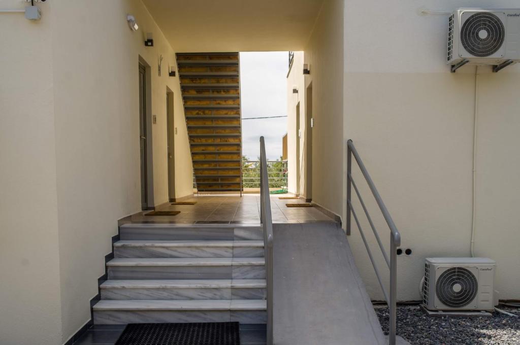 Zdjęcie z galerii obiektu Laura maisons w Kalamácie