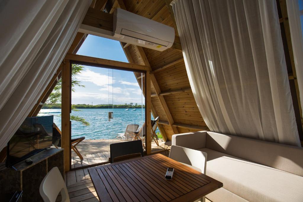 Nabi Resort Glamping & SPA - Carpa Junto Al Lago