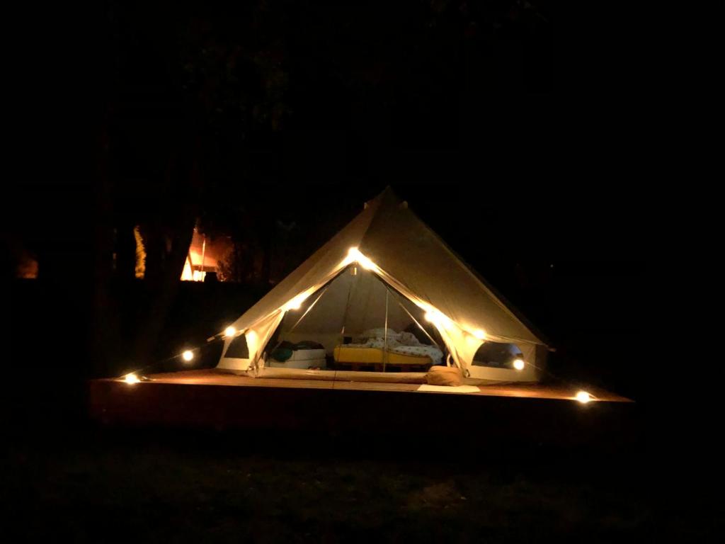 Fotografie z fotogalerie ubytování Glampspace Lake View v destinaci Międzybrodzie Bialskie
