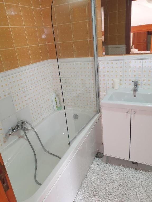 Koupelna v ubytování hostel do Ermal