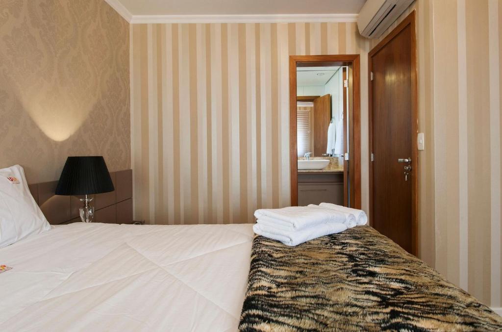 GARIBALDI 401A - 3 DORMITÓRIOS JUNTO À RUA COBERTA  GARIBALDI 401A - 3 DORMITÓRIOS JUNTO À RUA COBERTA