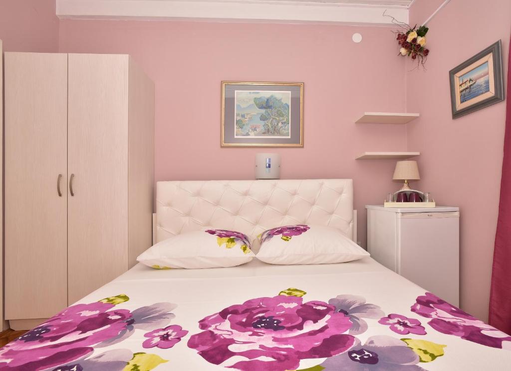 Postel nebo postele na pokoji v ubytování PINK 4