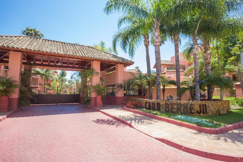 Apartment Cabo Bermejo Beach, Estepona, Spain - Booking.com