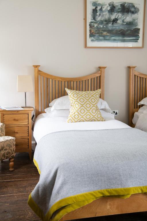 Wheelwrights Arms Country Inn & Pub - Superior Twin Room