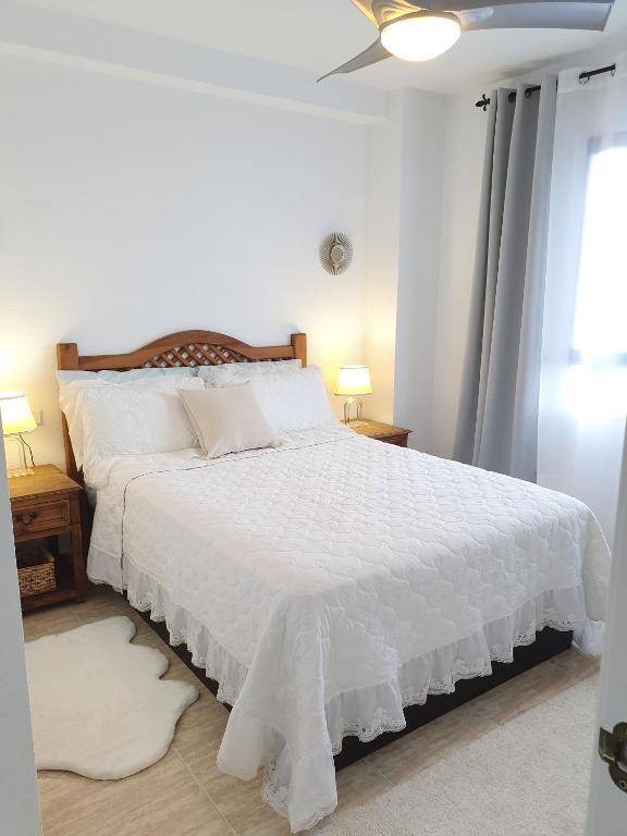 Apartment in Campoamor overlooking the swimming pool, Dehesa ...