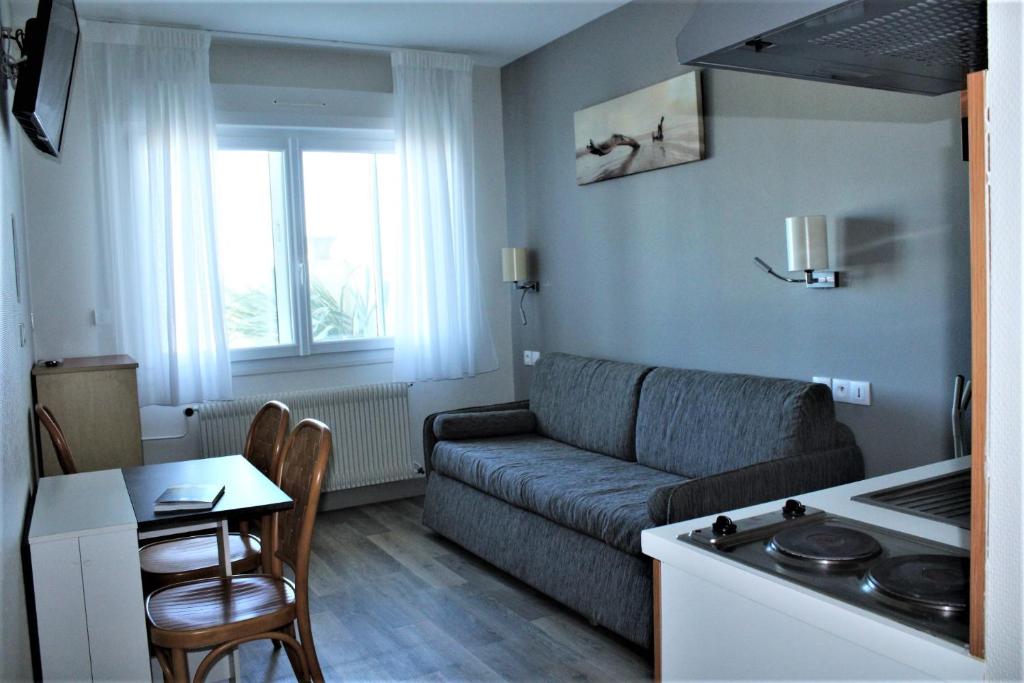 Hôtel Le Rivage vue sur mer - Châtelaillon-plage - Studio With Sea View