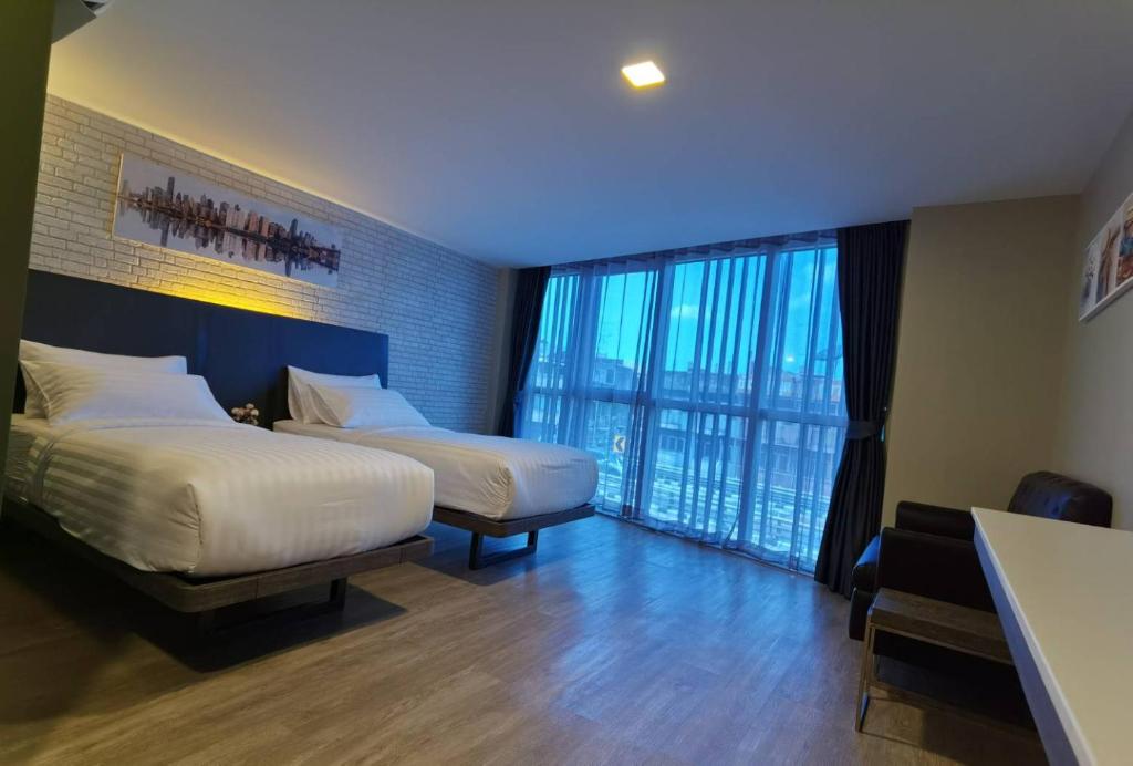 BB Glass House - Resim 35