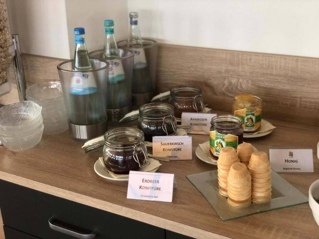 Jídlo v hotelu nebo okolí